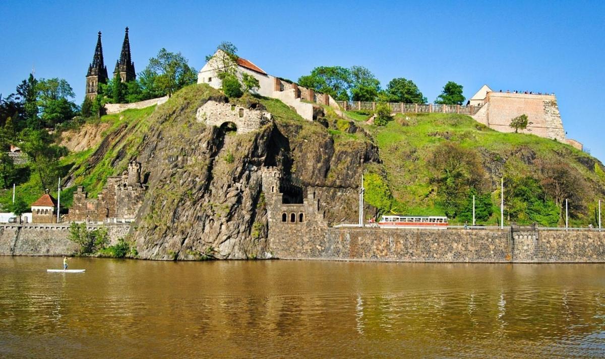 Helen Homestay Vysehrad Πράγα Εξωτερικό φωτογραφία