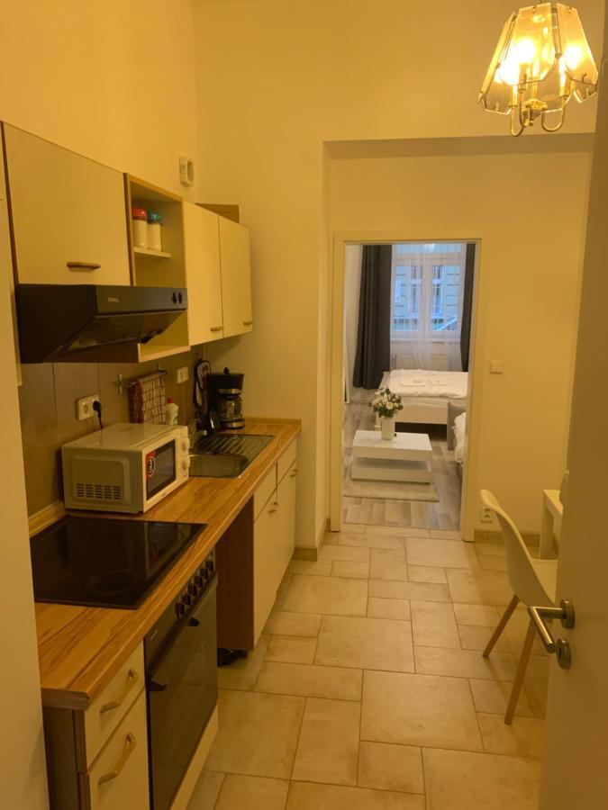 Helen Homestay Vysehrad Πράγα Εξωτερικό φωτογραφία